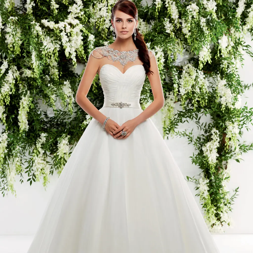 軽井沢ホテルブレストンコート石の教会 ウエディングドレスレンタル