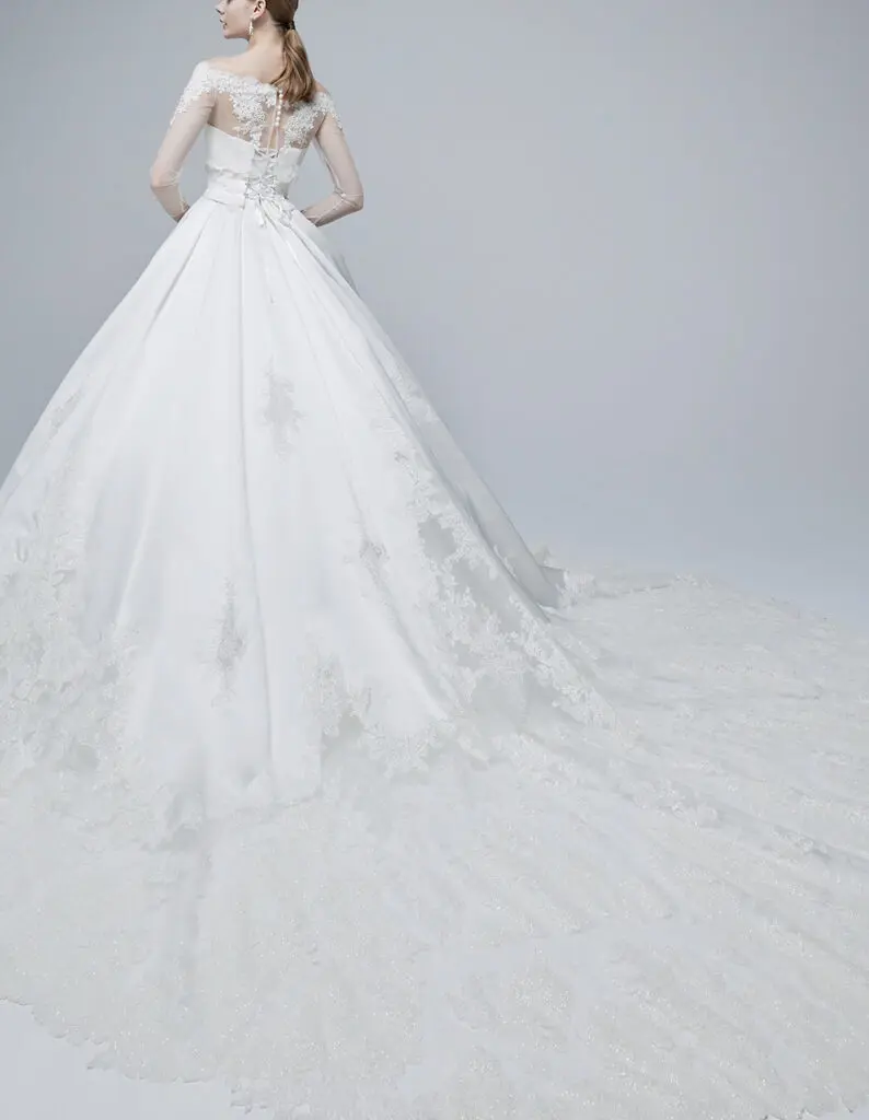 【8月まで掲載・最終値下げ】ウェディングドレス VK-0254 | DRESS GALLERY BOX