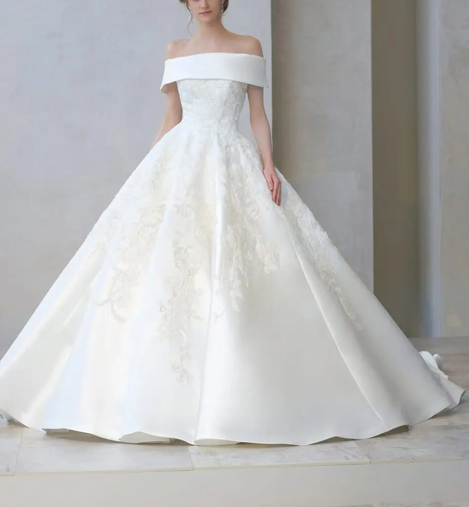 VICTRIA FRANCEZKA(ヴィクトリア フランセスカ)ウェディングドレス