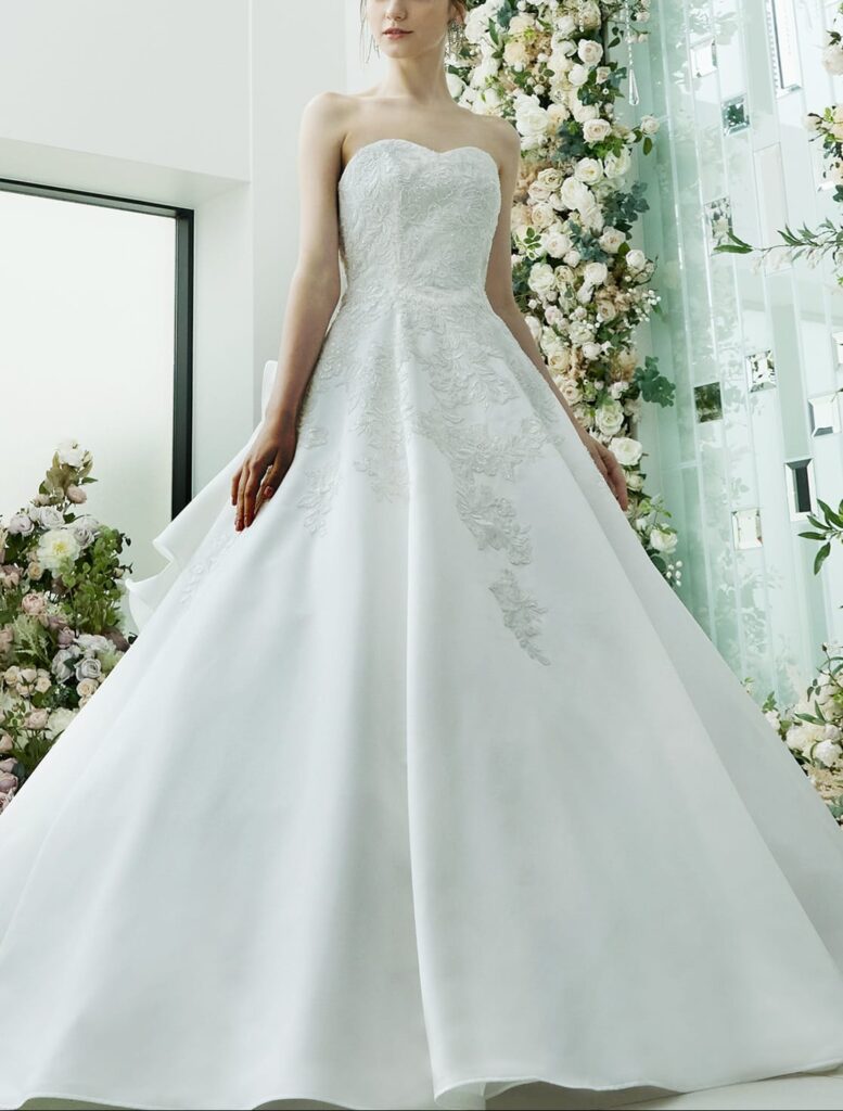 ウェディングドレス 17号【VK-0255】ベリークラウディア