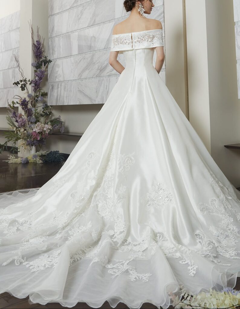 ブリリアンターユ【BRI0058】ロールカラー ウェディングドレス5号~21号