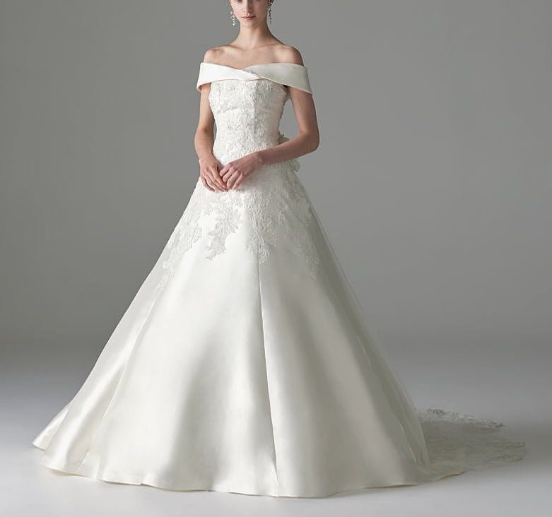 おしゃれ花嫁が選ぶロールカラー ウェディングドレス5号から17号