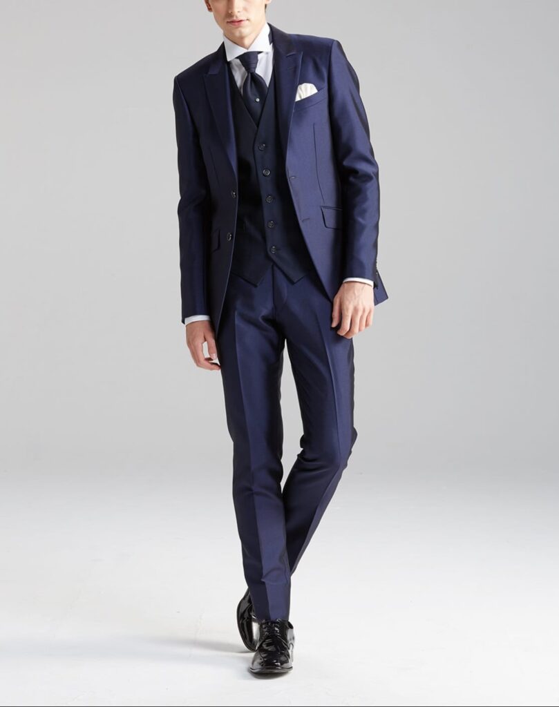 新郎タキシード レンタル ネイビー【KLD2007】でスタイリッシュな姿を披露！