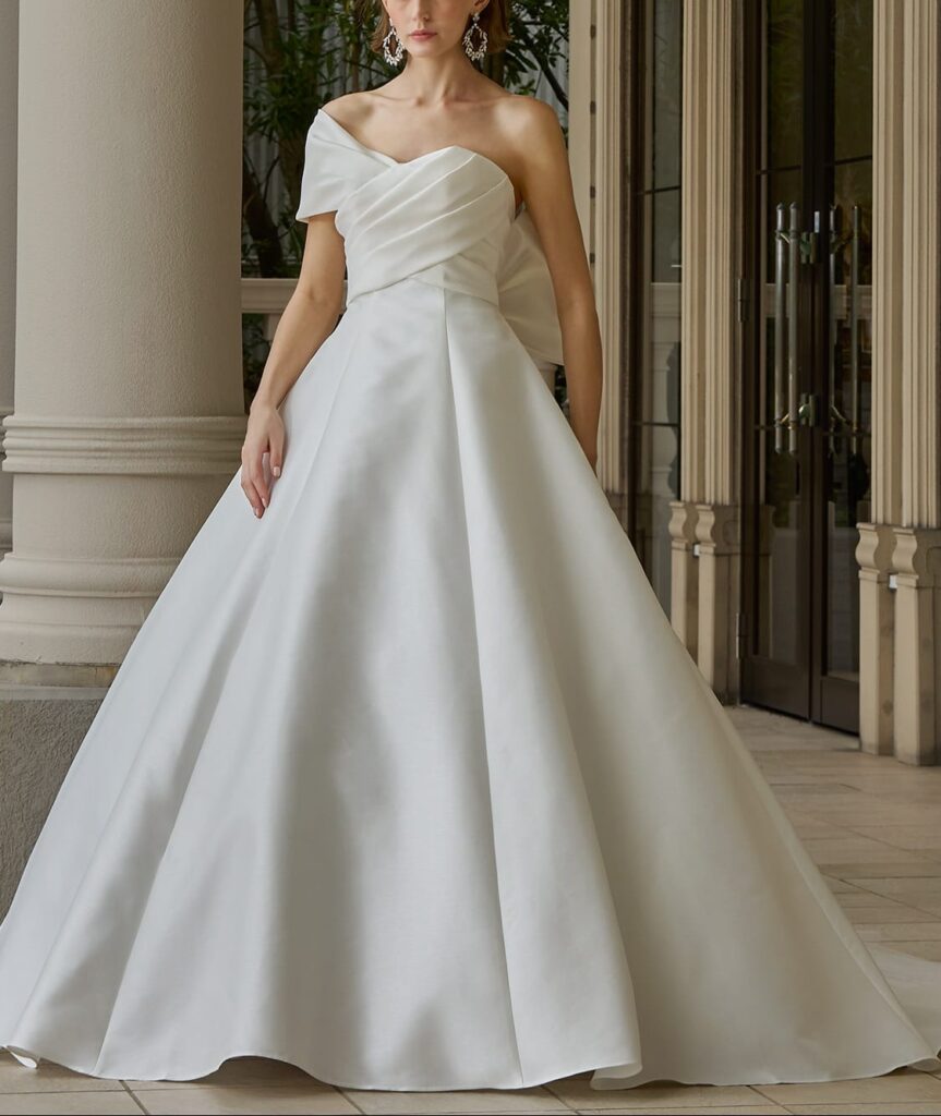 ミスモックムーン ウェディングドレス【MMM0200】シンプルなミカドのAライン