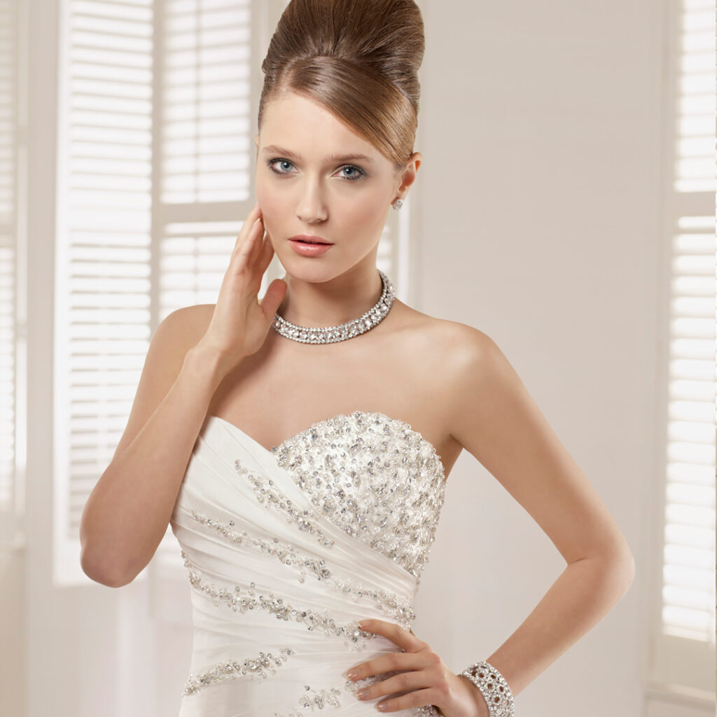 サントリーニ島ウェディングドレスレンタル選びをサポート