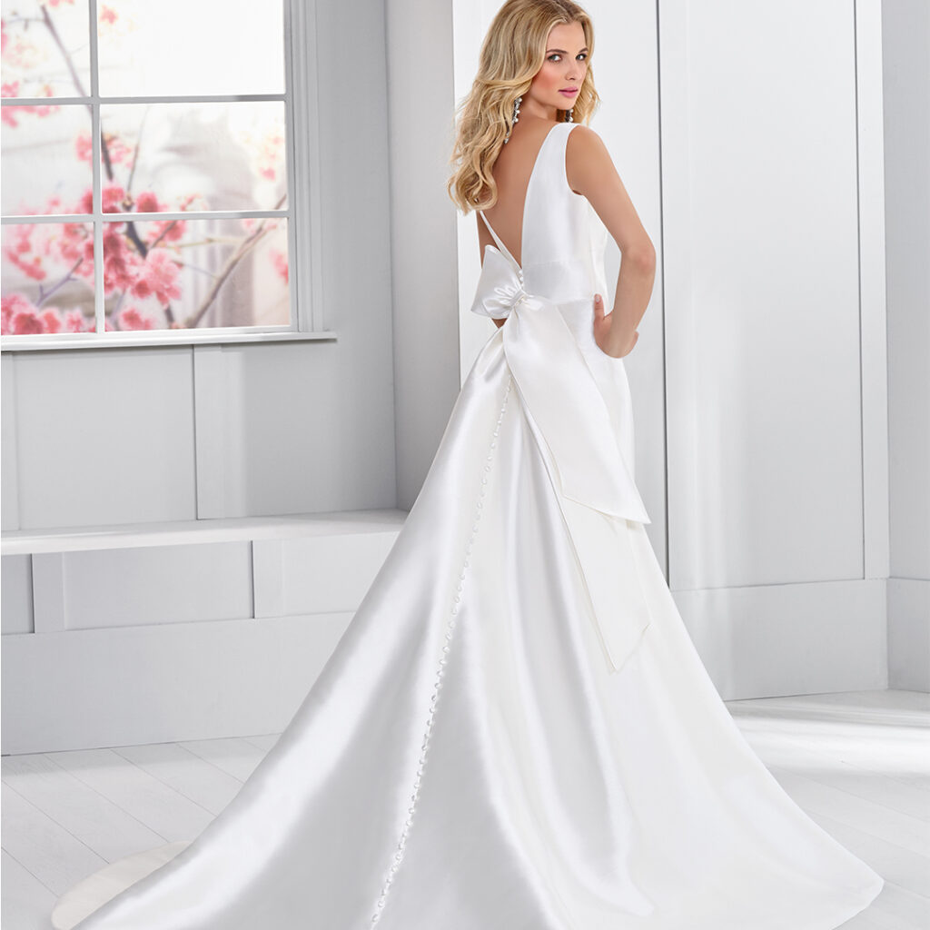 サントリーニ島ウェディングドレスレンタル選びをサポート