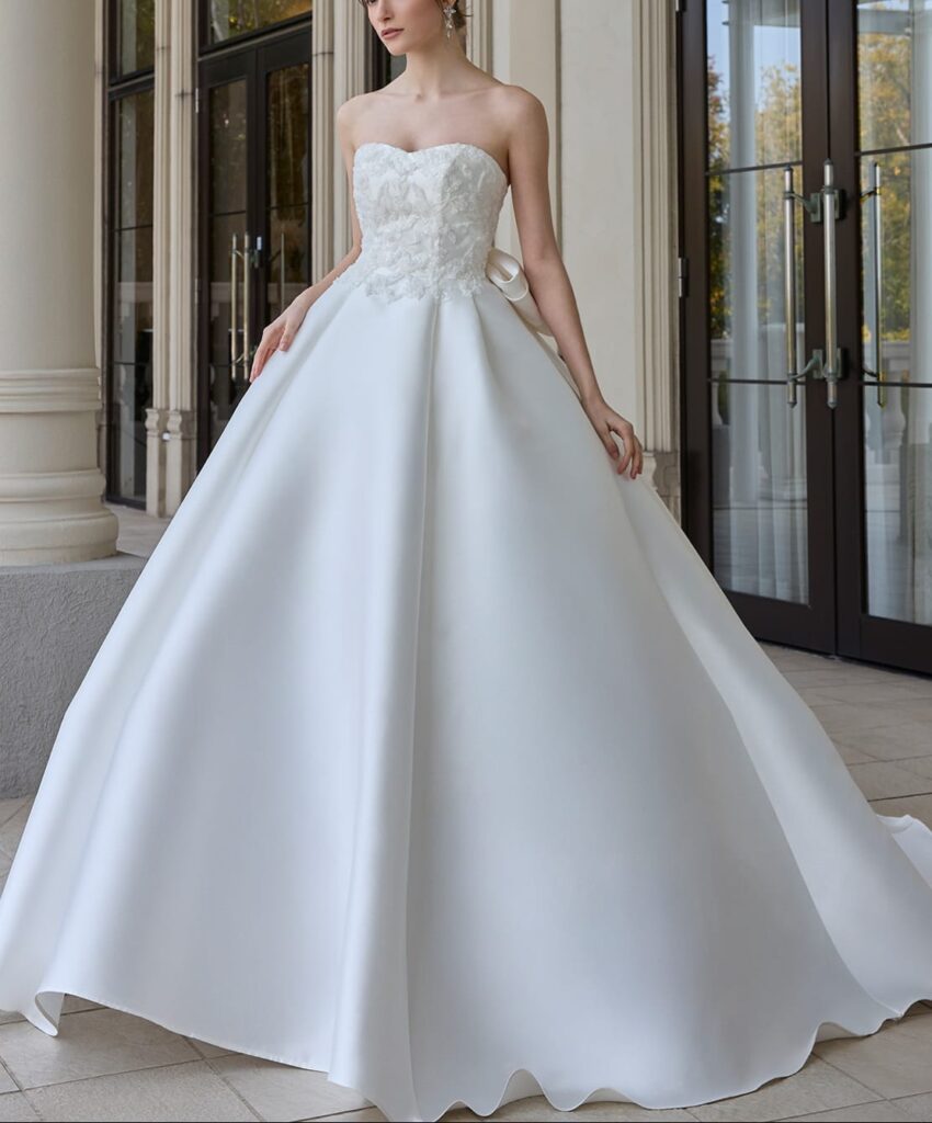 ミスモックムーン ウェディングドレス【MMM0209】上品で華やかな花嫁姿