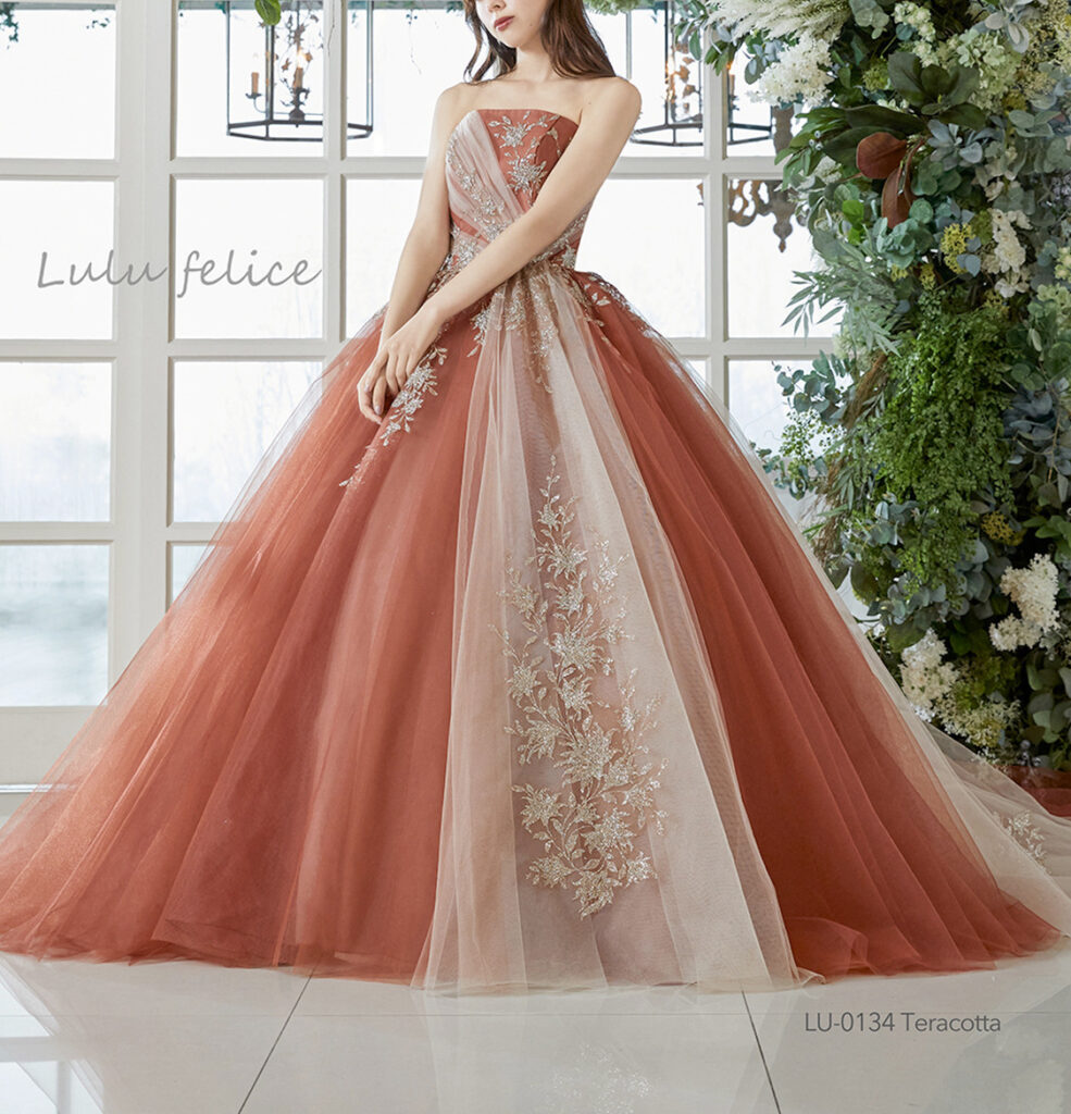 カラードレス レンタルショップ 表参道駅徒歩5分