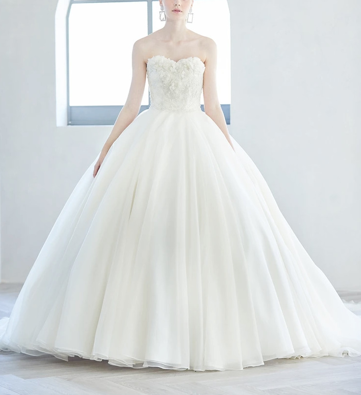 サントリーニ島ウェディングドレスレンタル-表参道駅徒歩5分