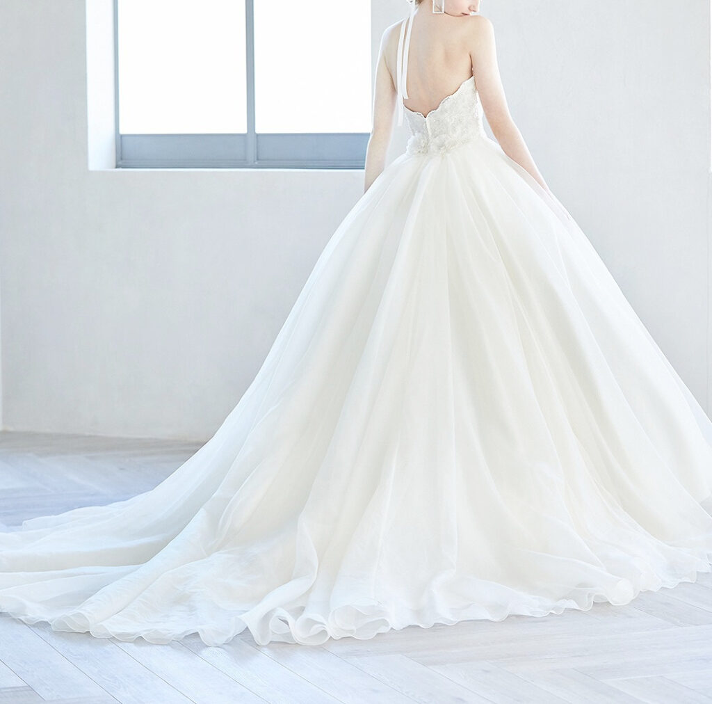 サントリーニ島ウェディングドレスレンタル-表参道駅徒歩5分